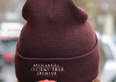 beanie_brown_back